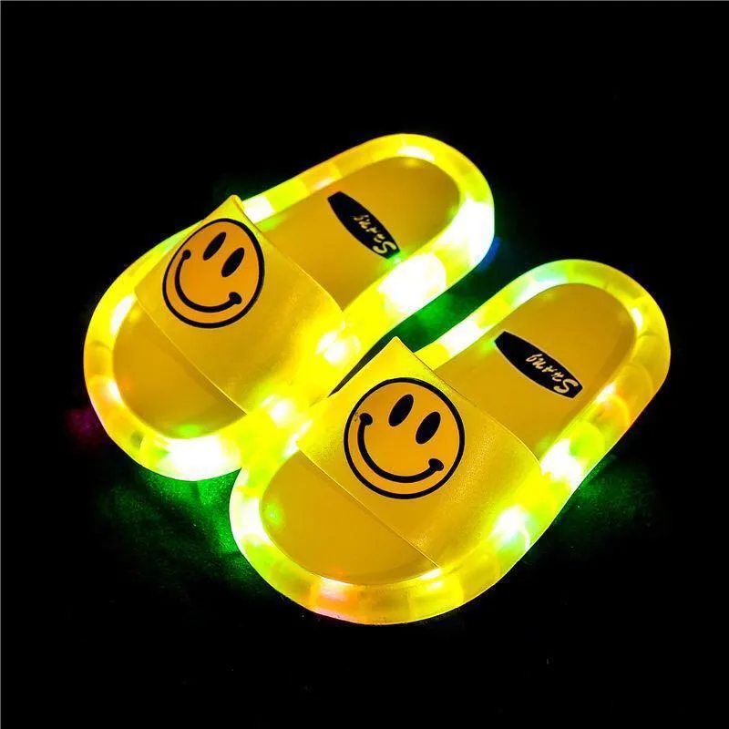 Internet celebrity luminous children's slippers, fashionable crystal slippers with shining lights, bright sandals for boys and girls