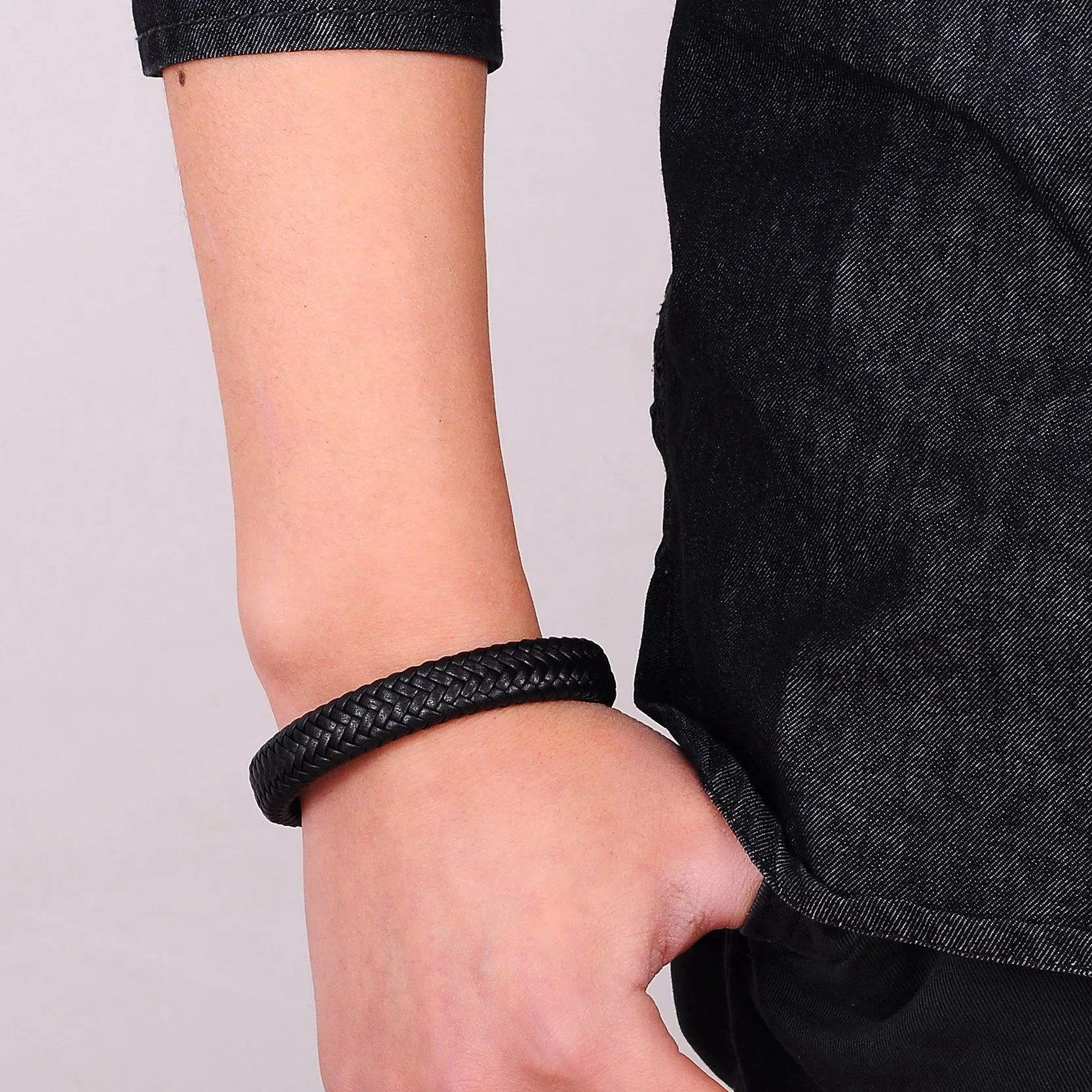 Robin Minimalist Leather Bracelet