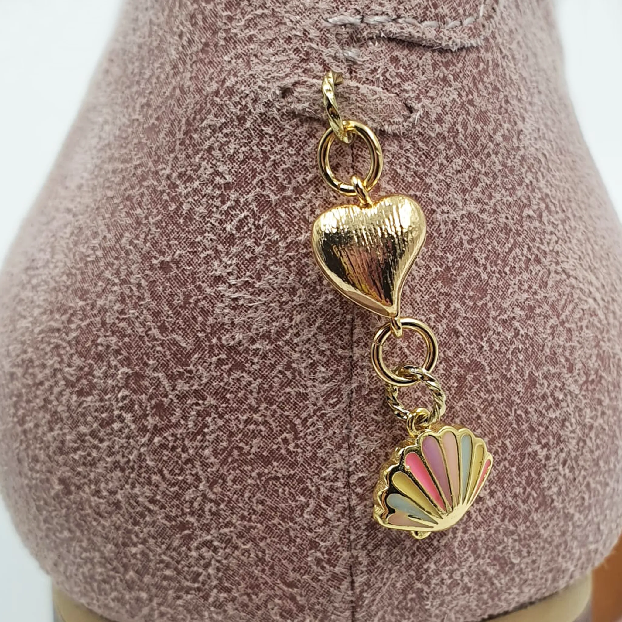 Shoeful Underwater Charms - Rainbow Seashell