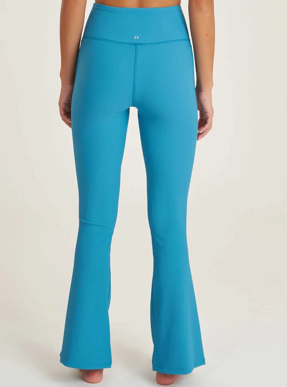 Thrive Société Women's Side Slit Flare Leggings - Caribbean Blue