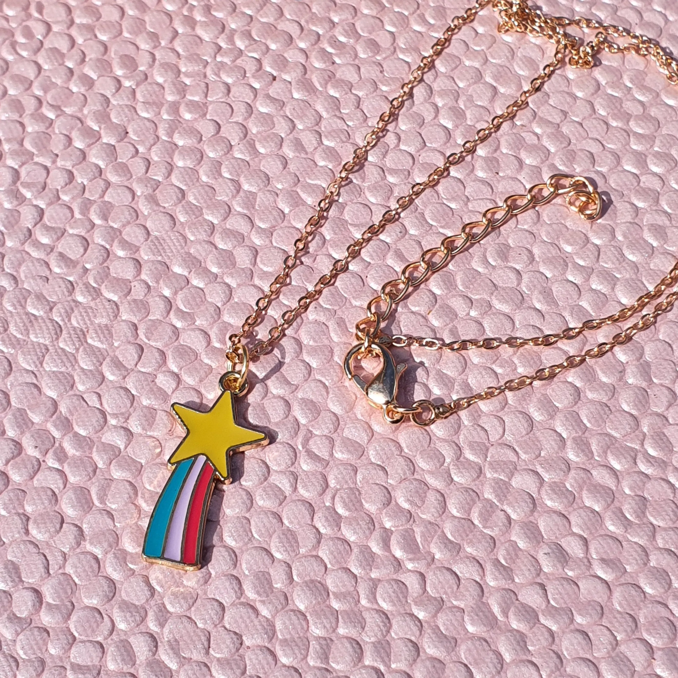 Y2K Charm Pendant Gold Necklace - Rainbow Star